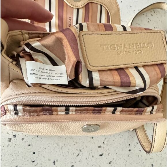 Tignanello Cream Pebbled Leather Crossbody Built in Wallet Shoulder Bag Travel - Picture 5 of 14